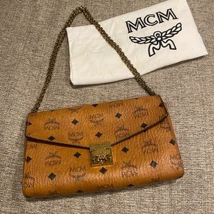 MCM Tracy Crossbody